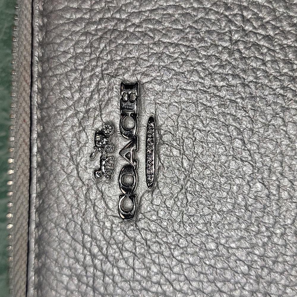 Coach Women's Zip Around accordion Wallet in Pebbled Leather Metallic silver - Picture 8 of 14